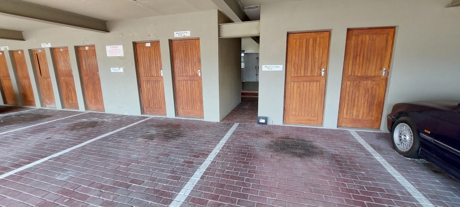 2 Bedroom Property for Sale in Whispering Pines Western Cape